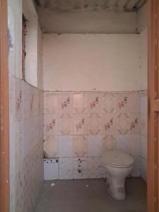 Common Bathroom Image of 500 Sq.ft 1 BHK Builder Floor for rent in Sector 55 Noida for Rs. 20000
