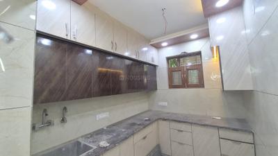 Kitchen Image of 720 Sq.ft 2 BHK Builder Floor for sale in Mukherjee Nagar New Delhi for Rs. 8700000