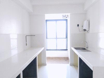 Kitchen Image of 1400 Sq.ft 3 BHK Apartment / Flat for sale in Kalpataru Magnus, Bandra East Mumbai for Rs. 71000000