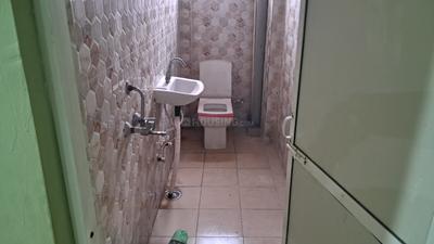 Bathroom Image of 1500 Sq.ft 1 BHK Builder Floor for rent in Sector 49 Noida for Rs. 17000