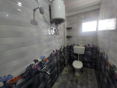 Bathroom Image of 2400 Sq.ft 2 BHK Apartment / Flat for rent in Dinnur Hosur for Rs. 24000