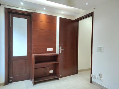 Bedroom Image of 1050 Sq.ft 3 BHK Apartment / Flat for sale in RWA Saket Block J, Saket New Delhi for Rs. 35000000