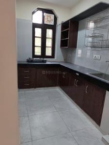 Kitchen Image of 800 Sq.ft 2 BHK Builder Floor for rent in Arjun Nagar New Delhi for Rs. 70000