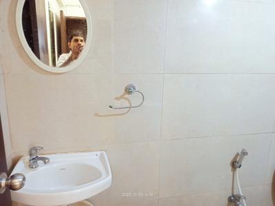 Bathroom Image of 650 Sq.ft 1.5 BHK Apartment / Flat for sale in Ghatkopar East Mumbai for Rs. 13500000