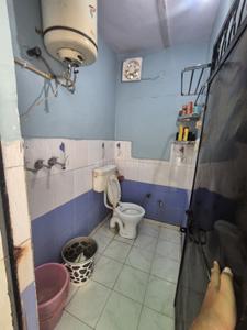 Bathroom Image of 535 Sq.ft 1 BHK Builder Floor for rent in Sector 11 Rohini New Delhi for Rs. 15000