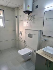 Bathroom Image of 540 Sq.ft 1 BHK Apartment / Flat for rent in Ramky Towers, Gachibowli Hyderabad for Rs. 16000