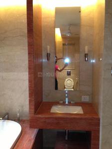 Bathroom Image of 1953 Sq.ft 3 BHK Builder Floor for sale in Defence Colony New Delhi for Rs. 87000000