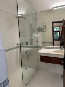 Bathroom Image of 2200 Sq.ft 3 BHK Builder Floor for rent in New Friends Colony New Delhi for Rs. 175000