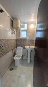 Bathroom Image of 840 Sq.ft 2 BHK Apartment / Flat for rent in Marina Suites , Mahurali Ghaziabad for Rs. 18000