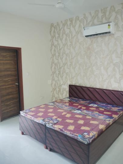 TECH TOWN Bedroom 1