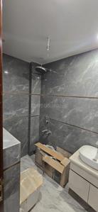 Bathroom Image of 1200 Sq.ft 3 BHK Builder Floor for rent in Swaraj Homes Gagan Vihar The Aviation Employees CGHS, Gagan Vihar New Delhi for Rs. 40000
