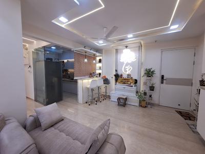 Hall Image of 775 Sq.ft 2.5 BHK Apartment / Flat for sale in Platinum Life, Andheri West Mumbai for Rs. 35000000