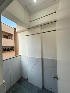 Bathroom Image of 450 Sq.ft 1 RK Apartment / Flat for rent in Marathahalli Bengaluru for Rs. 16000