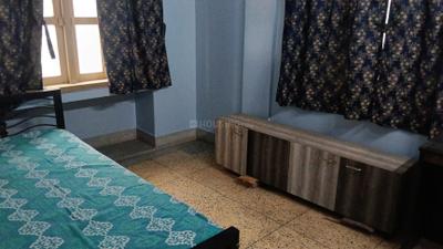 Bedroom Image of 700 Sq.ft 2 BHK Apartment / Flat for rent in Phool Bagan Kolkata for Rs. 15000