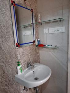 Bathroom Image of 1100 Sq.ft 3 BHK Apartment / Flat for rent in Merlin Maximus, Sodepur Kolkata for Rs. 25000