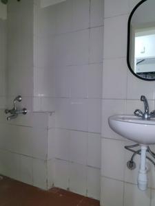 Common Bathroom Image of 900 Sq.ft 2 BHK Apartment / Flat for rent in Capri Chs Ltd, Hiranandani Estate Thane for Rs. 36000