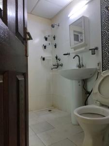 Common Bathroom Image of 1240 Sq.ft 2.5 BHK Apartment / Flat for sale in Paramount Floraville, Sector 137 Noida for Rs. 13200000
