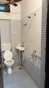 Bathroom Image of 1700 Sq.ft 3 BHK Independent House for rent in Balaganj Lucknow for Rs. 20000