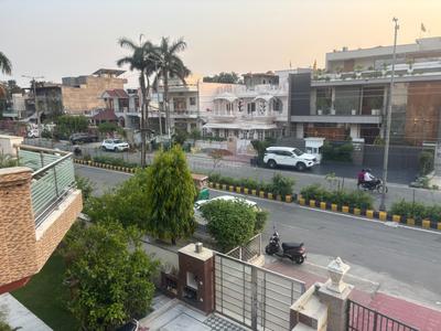 3 BHK Semi Furnished Independent Builder Floor