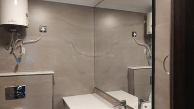 Bathroom Image of 1000 Sq.ft 1 BHK Apartment / Flat for rent in Dalanwala Dehradun for Rs. 25000