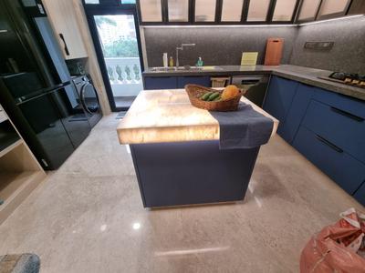 Kitchen Image of 2500 Sq.ft 3 BHK Duplex for rent in Khar West Mumbai for Rs. 625000