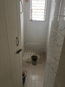 Bathroom Image of 680 Sq.ft 1 BHK Apartment / Flat for rent in Swaraj Homes Bhagwan Singh Apartment, Mahim Mumbai for Rs. 55000