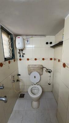 Bathroom Image of 450 Sq.ft 1 BHK Apartment / Flat for rent in Malad West Mumbai for Rs. 35000