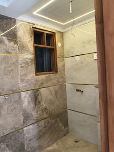 Common Bathroom Image of 1500 Sq.ft 2 BHK Builder Floor for rent in Palam Vihar Gurgaon for Rs. 30000