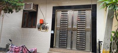 Image of 900 Sq.ft 9 BHK Independent House for sale in Sangam Vihar, New Delhi for Rs. 14000000