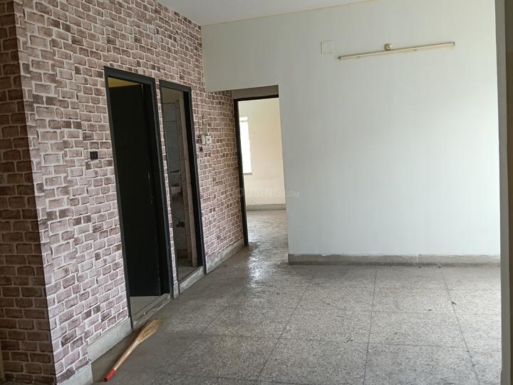 Jadavpur Garfa men road near SBI Main Image 1