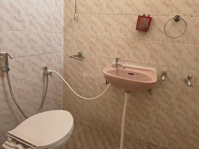 Bathroom Image of 1400 Sq.ft 2.5 BHK Builder Floor for rent in JP Nagar Bengaluru for Rs. 32000