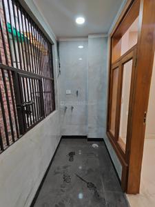 Balcony Image of 950 Sq.ft 3 BHK Builder Floor for sale in Shalimar Bagh New Delhi for Rs. 18200000