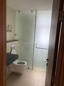Bathroom Image of 1350 Sq.ft 3 BHK Apartment / Flat for rent in Godrej Golf Link, Jaypee Greens Greater Noida for Rs. 55000