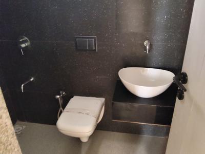 Common Bathroom Image of 2250 Sq.ft 3 BHK Apartment / Flat for rent in Vishwa Lake Iksa, Naranpura Ahmedabad for Rs. 35000