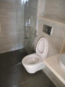Common Bathroom Image of 700 Sq.ft 2 BHK Apartment / Flat for rent in Atharva Pallavi Chhaya, Chembur Mumbai for Rs. 60000