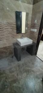 Bathroom Image of 1800 Sq.ft 3 BHK Builder Floor for rent in Sector 46 Gurgaon for Rs. 45000
