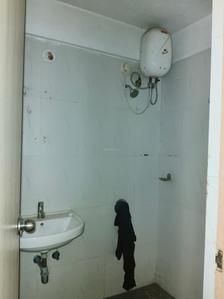 Common Bathroom Image of 908 Sq.ft 2 BHK Apartment / Flat for sale in Lodha Casa Rio, Palava Phase 1 Thane for Rs. 6000000