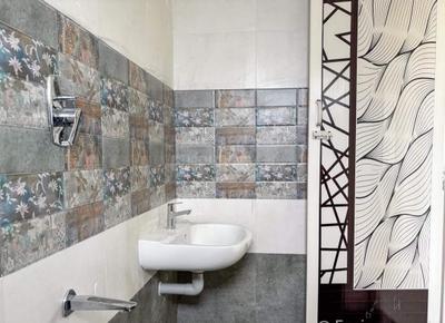 Bathroom Image of 1300 Sq.ft 3 BHK Independent House for sale in Sri Falcon City, Marasandiram Hosur for Rs. 9715000
