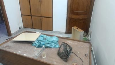 Bedroom Image of 1200 Sq.ft 2 BHK Apartment / Flat for rent in Patparganj New Delhi for Rs. 34000
