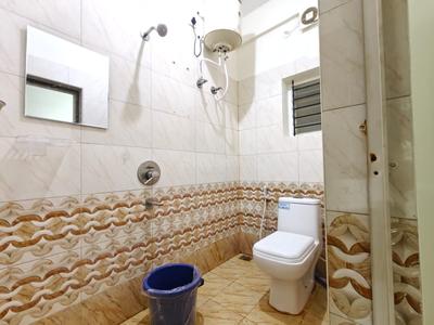 Bathroom Image of 950 Sq.ft 2 BHK Builder Floor for rent in Harlur Bengaluru for Rs. 26000