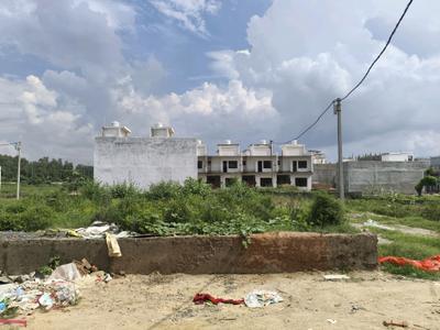 Image of 450 Sq.ft Residential Plot / Land for sale in Chipiyana Buzurg, Ghaziabad for Rs. 3700000