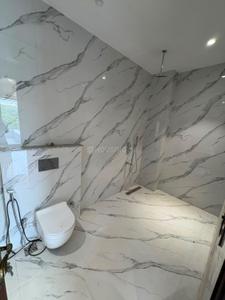 Bathroom Image of 2500 Sq.ft 3 BHK Builder Floor for rent in Sector 40 Noida for Rs. 80000