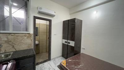 Bedroom Image of 1500 Sq.ft 1 RK Independent House for rent in L I G Colony Indore for Rs. 14000
