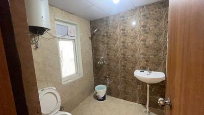 Image of 920 Sq.ft 2.5 BHK Apartment / Flat for rent in Amrapali Dream Valley 2, Noida Extension, Greater Noida for Rs. 18800