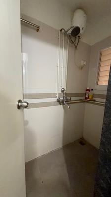 Bathroom Image of 600 Sq.ft 1 BHK Apartment / Flat for rent in Kalyani Nagar Pune for Rs. 35000