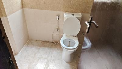Amrapali Riverview Bathroom One 3