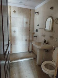 Image of 1633 Sq.ft 3 BHK Apartment / Flat for rent in Prateek The Royal Cliff, Crossings Republik, Ghaziabad for Rs. 23000