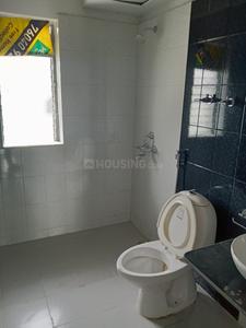Bathroom Image of 1800 Sq.ft 3 BHK Apartment / Flat for rent in Haldirams Kolkata for Rs. 30000