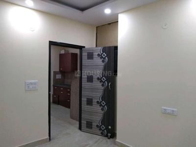 Bedroom Image of 850 Sq.ft 2 BHK Builder Floor for rent in Preet Vihar New Delhi for Rs. 18000