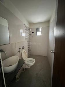 Bathroom Image of 1400 Sq.ft 3 BHK Apartment / Flat for rent in New Alkapuri Vadodara for Rs. 19000